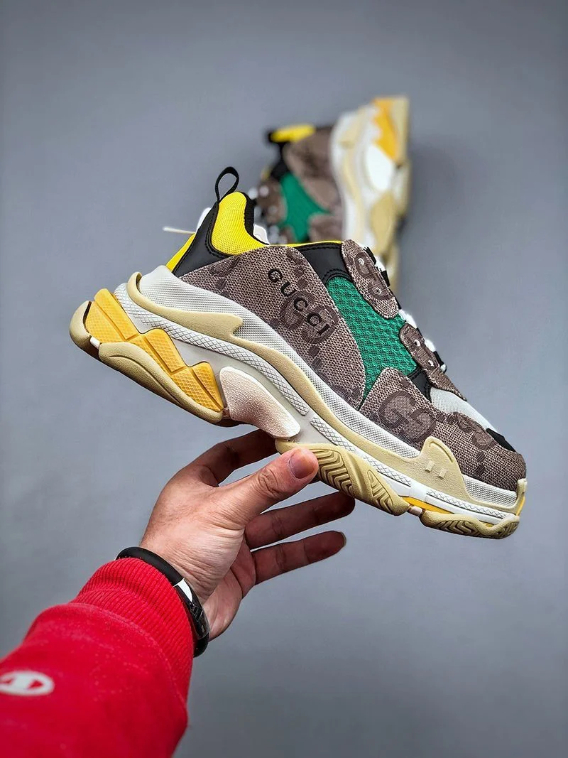 日本未入荷グッチ バレンシアガ コピー ザ ハッカー プロジェクト Triple S スニーカー 677193UMO209766
